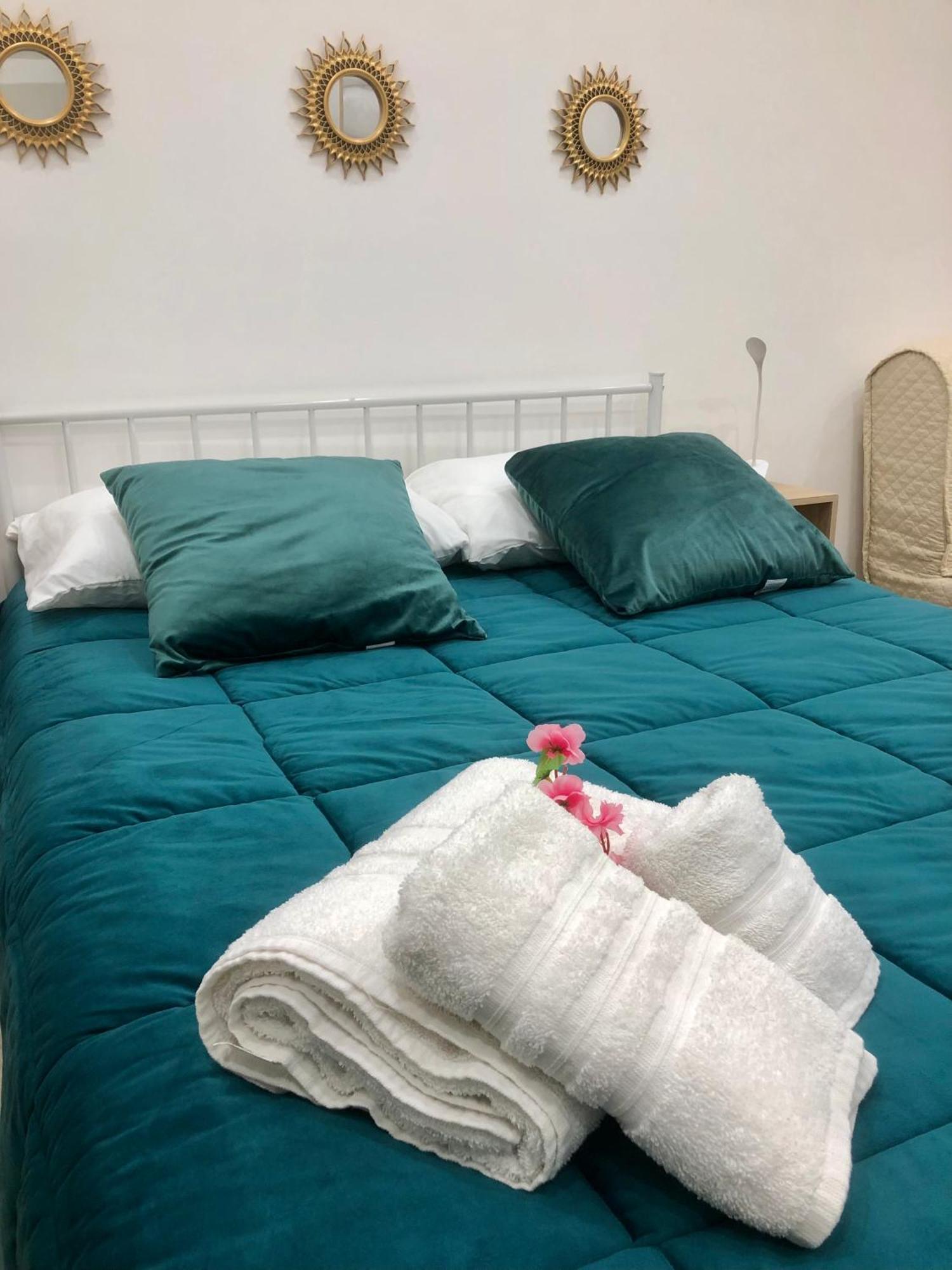 Casa Kiro Apartment Наполи Екстериор снимка